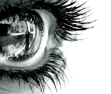 une regarde